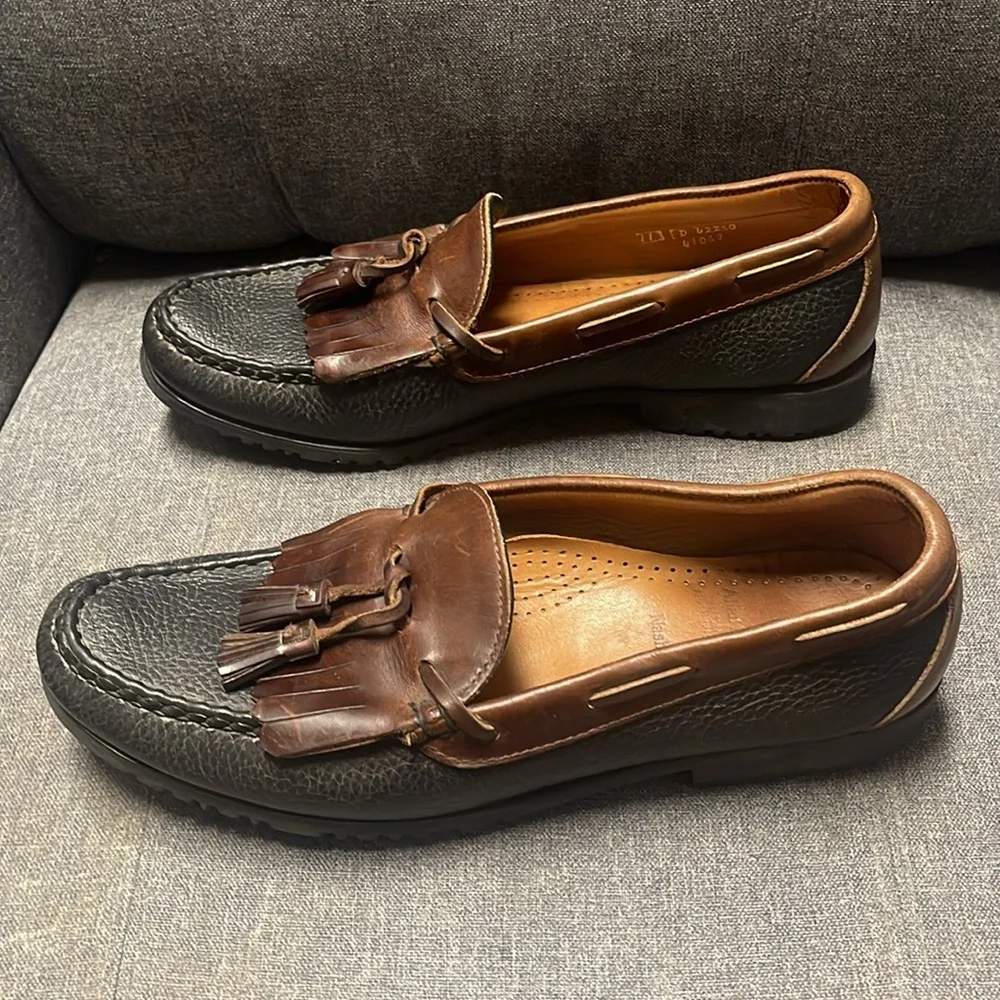 Allen Edmonds Nashua Tassel Loafer in Black & Brown - Picture 7 of 10